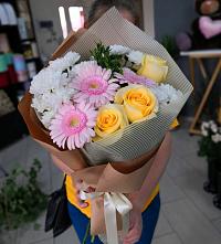 Букет цветов из:  Герберы, Розы и Хризантемы в Старопавловской