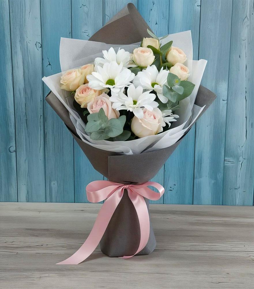 Букет цветов из: Хризантемы и Розы в Старопавловской