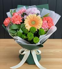 Букет цветов из:  Гвоздики, Розы, Герберы и Хризантемы в Старопавловской
