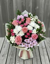 Букет цветов из:  Альстромерии, Гвоздики, Розы и Хризантемы в Старопавловской