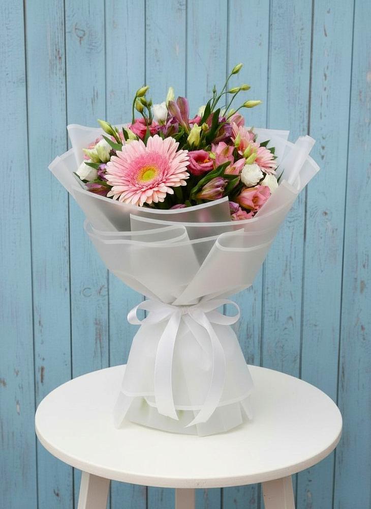 Букет цветов из: Герберы, Альстромерии и Лизиантусы в Старопавловской