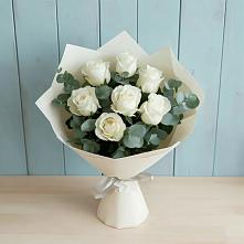 Букет Белые розы в Эвкалипте в Старопавловской